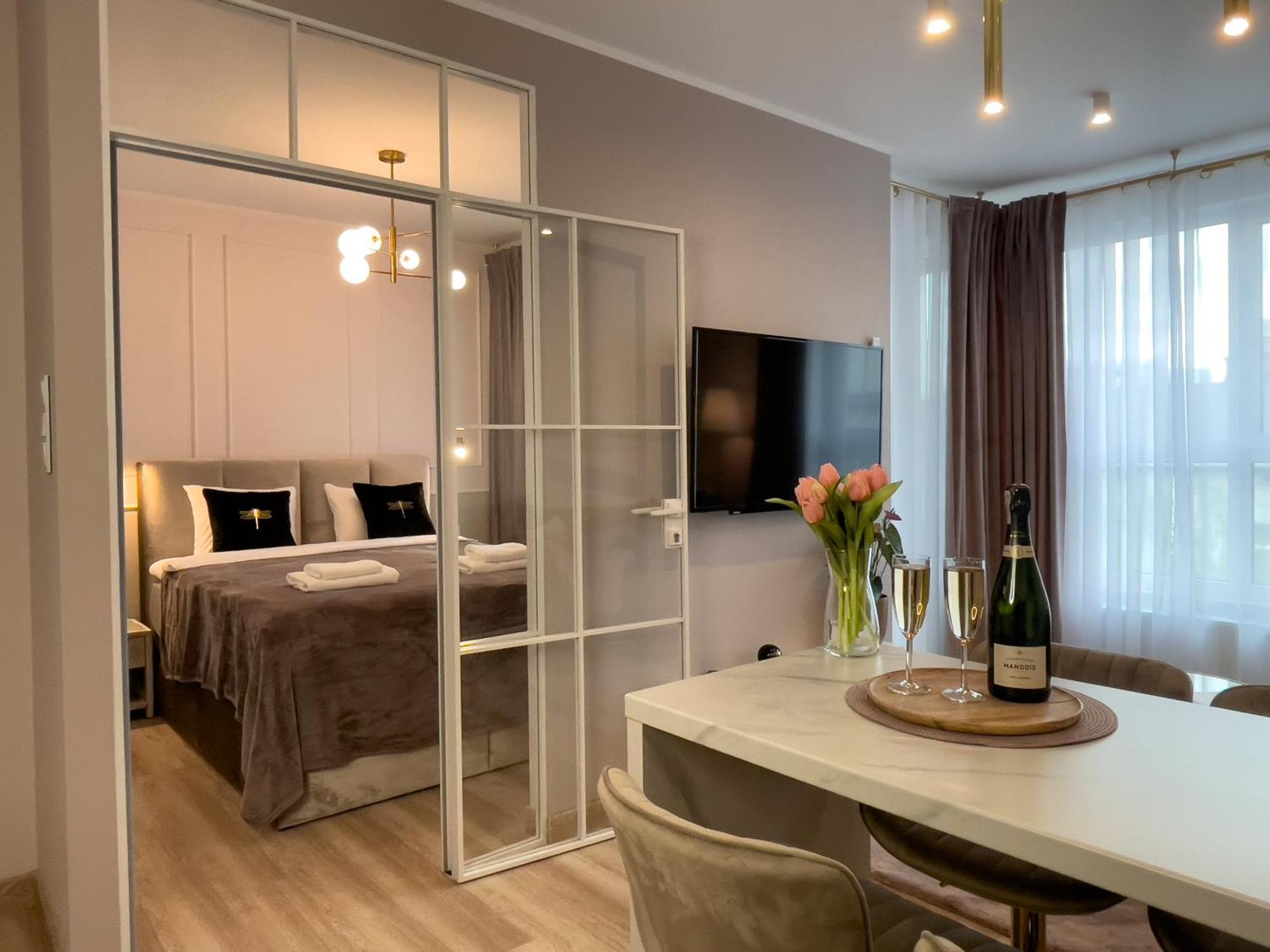 Urban Apartments Luxury Opolska 10 No 29, Free Garage, Self Check-In Katowice Ngoại thất bức ảnh